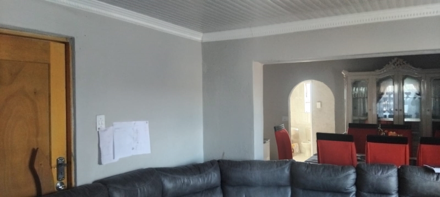 2 Bedroom Property for Sale in Phakamisa Eastern Cape
